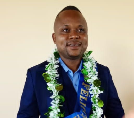 ‎ESURSI/RDC : Le CT Guelore Mulembue  décroche la distinction après une défense consacrée au rendement scolaire à l&rsquo;Université de Kisangani